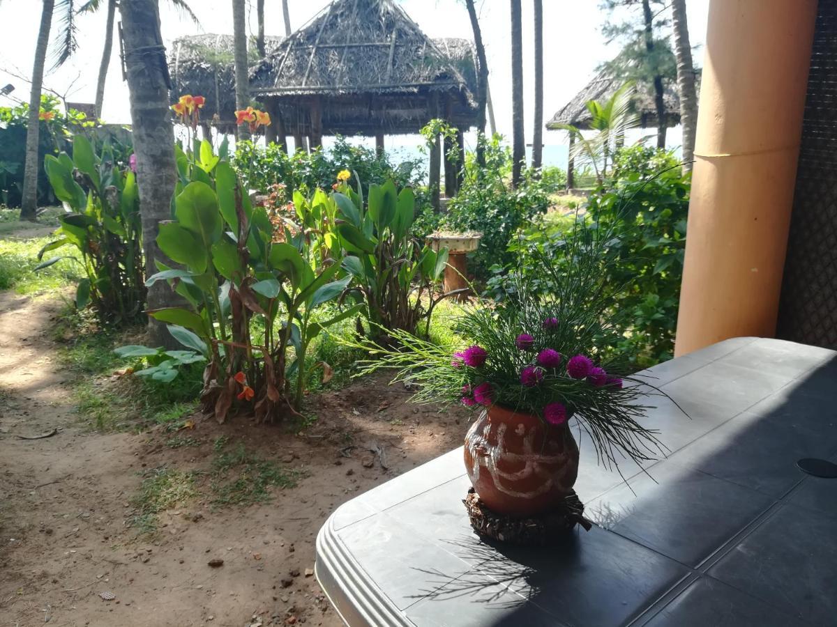 Sukriti beach Resort Varkala Exteriör bild