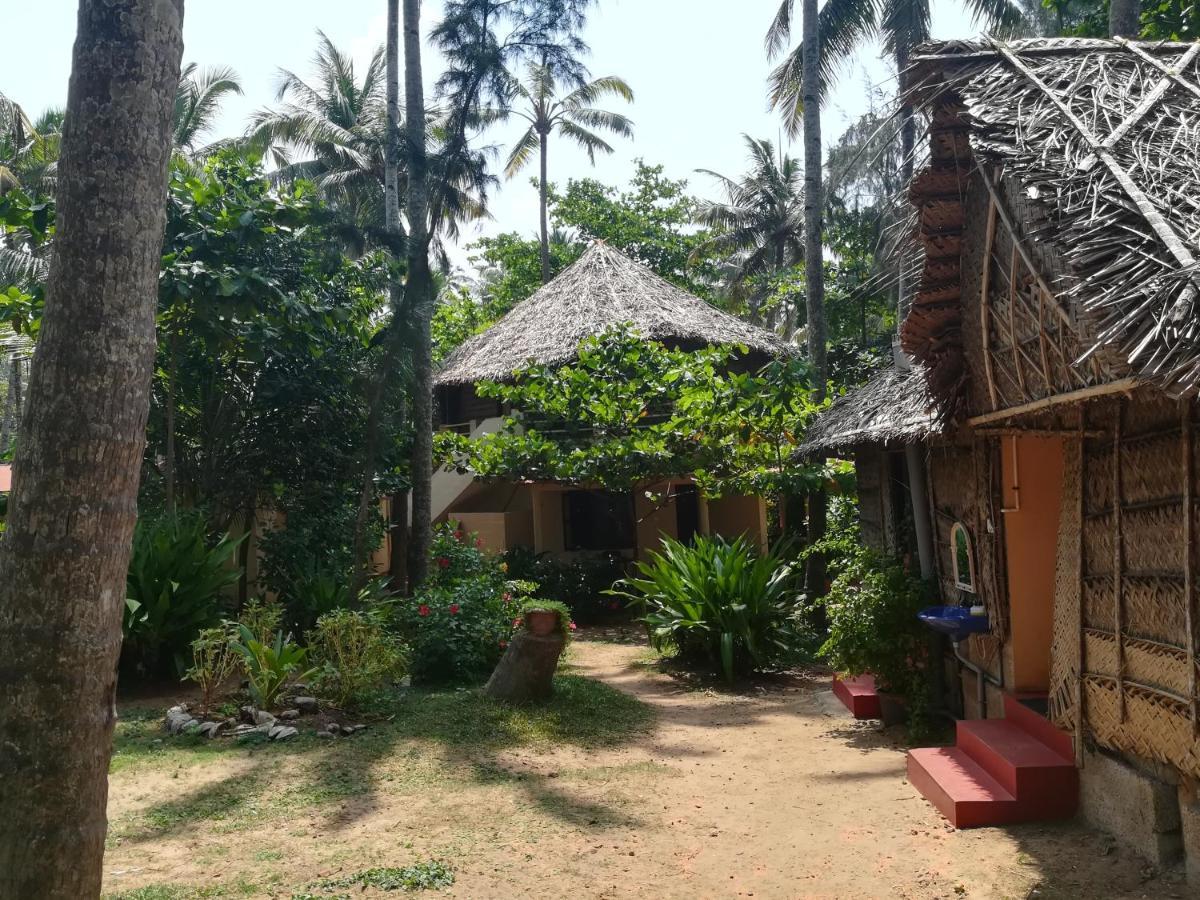 Sukriti beach Resort Varkala Exteriör bild