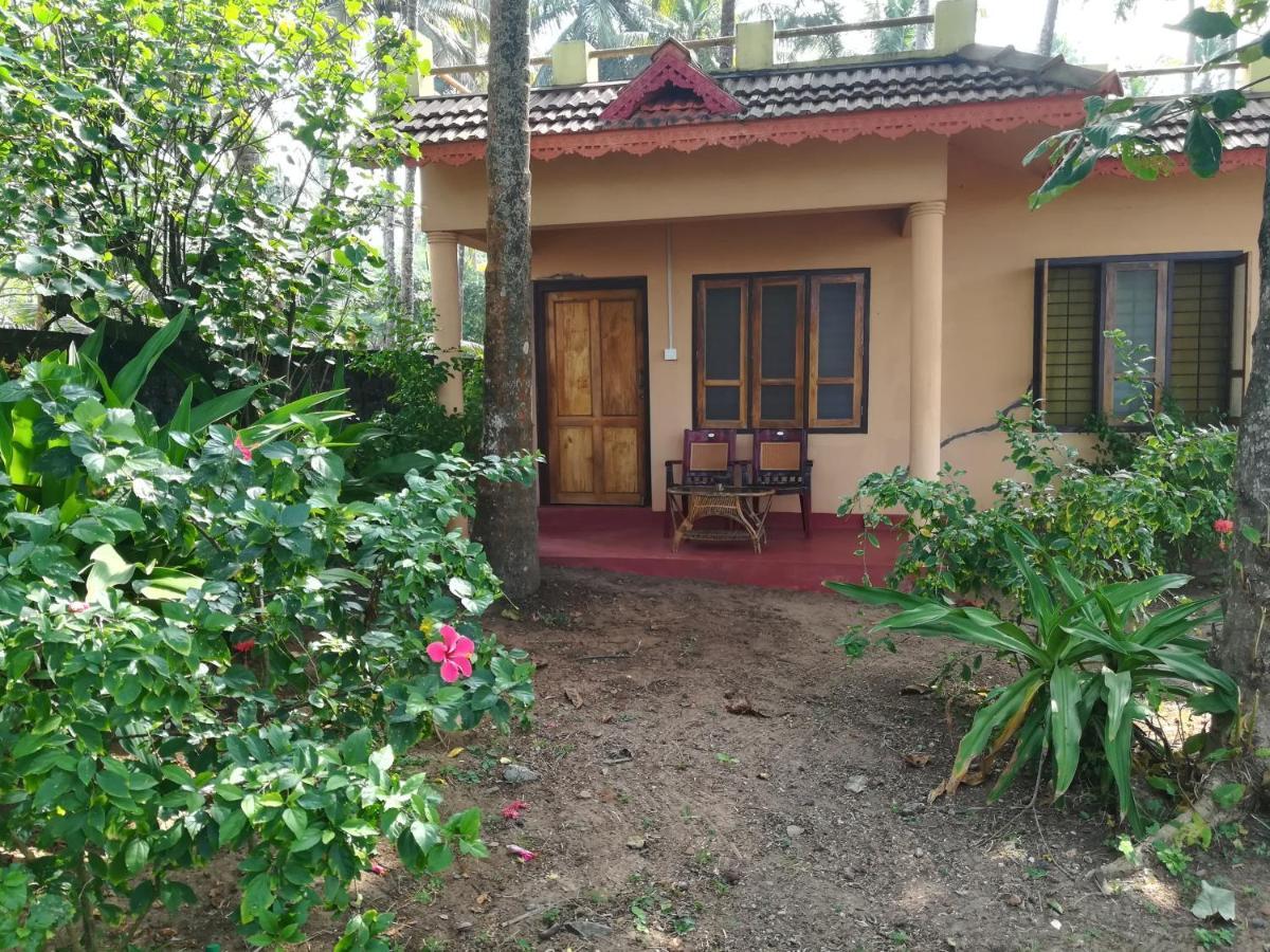 Sukriti beach Resort Varkala Exteriör bild
