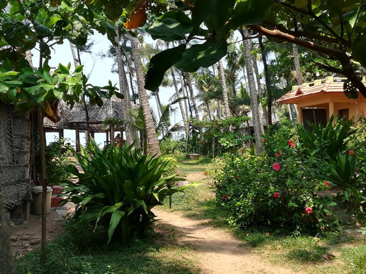 Sukriti beach Resort Varkala Exteriör bild