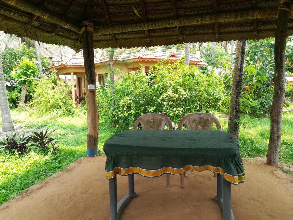 Sukriti beach Resort Varkala Exteriör bild