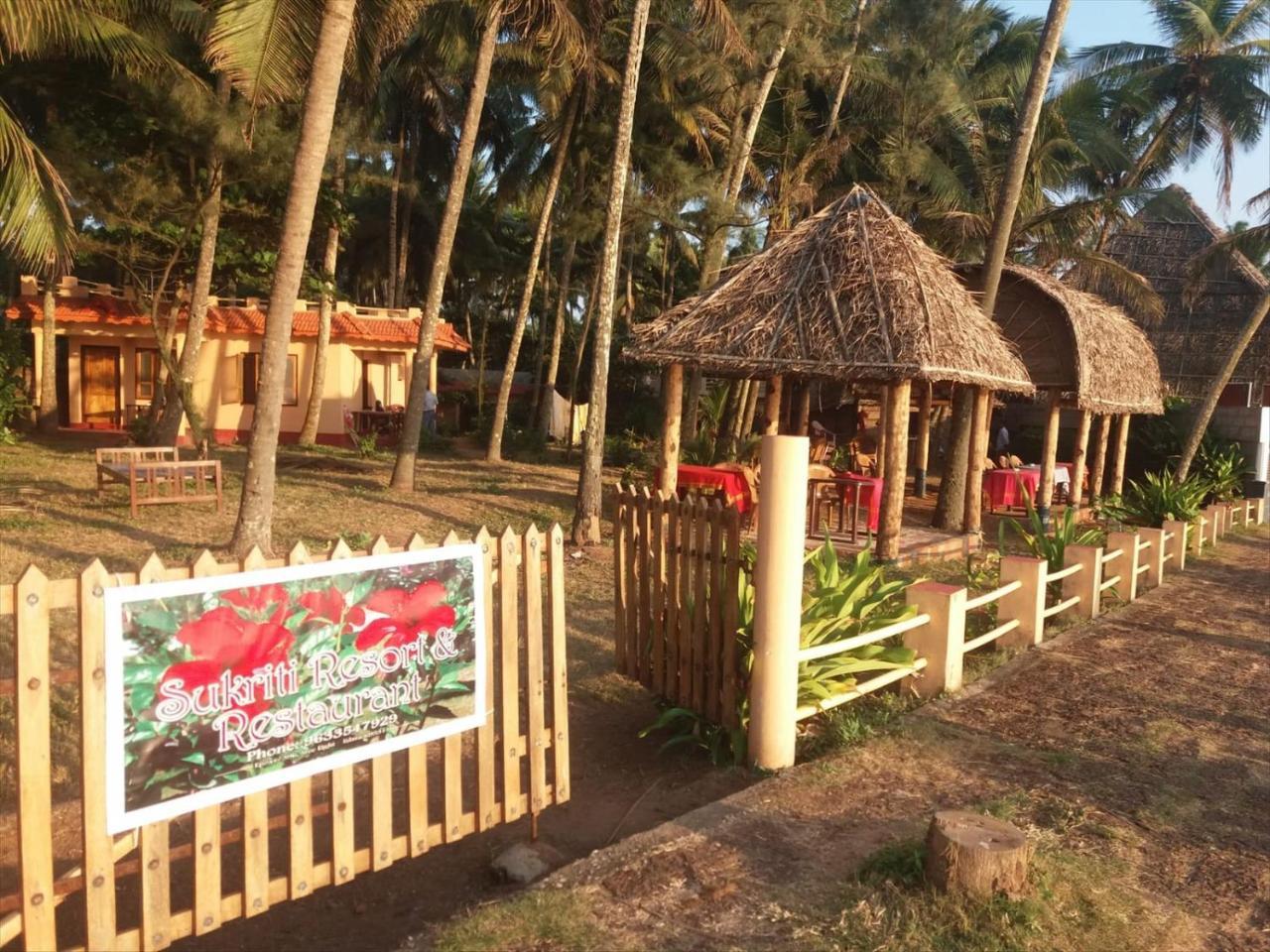 Sukriti beach Resort Varkala Exteriör bild