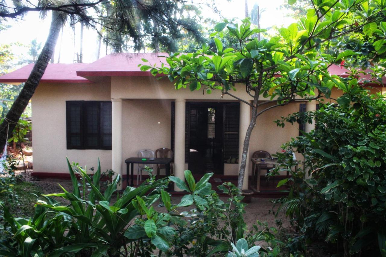 Sukriti beach Resort Varkala Exteriör bild
